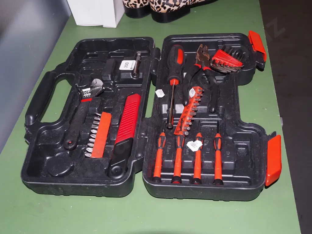 small tool set Image 1++