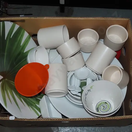box; large fruit bowl, various canisters, bowls etc