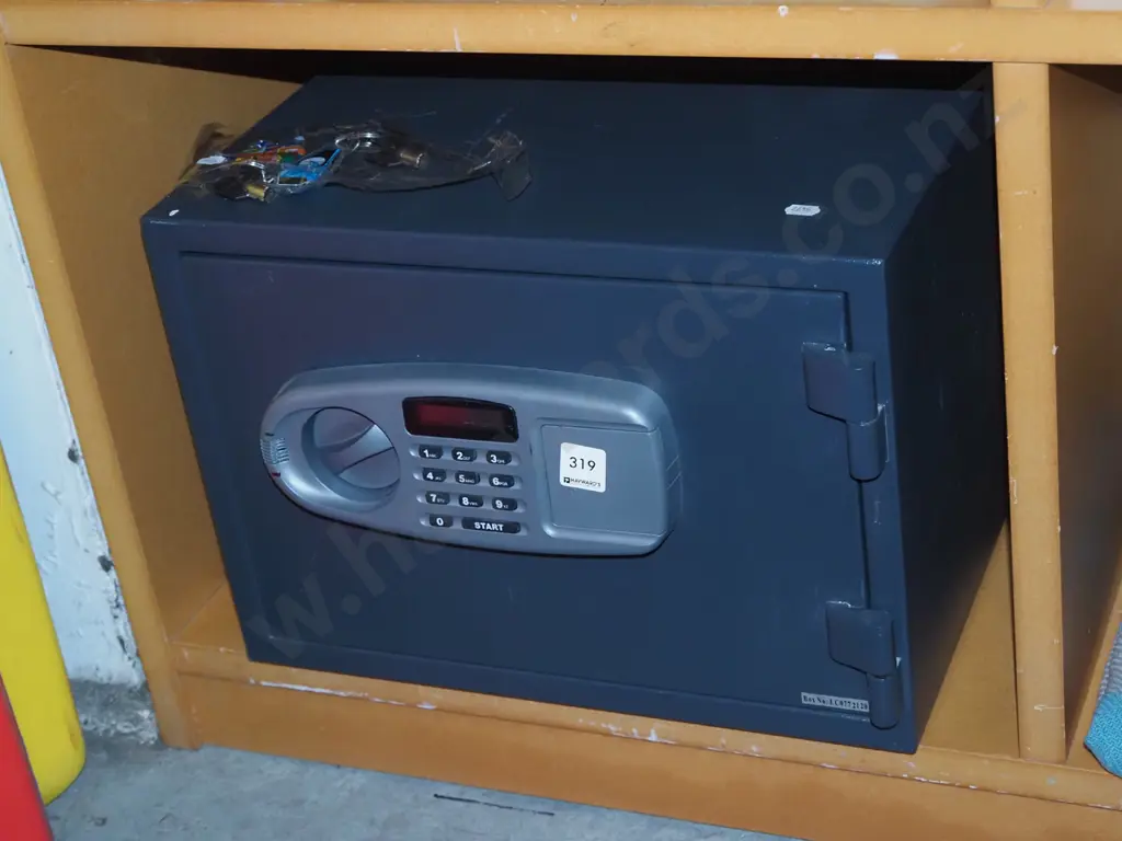 digital safe - keys in office - no code Image 1++