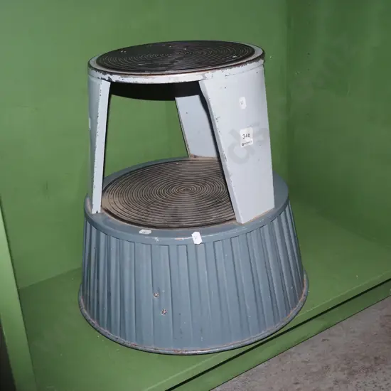 step stool on casters