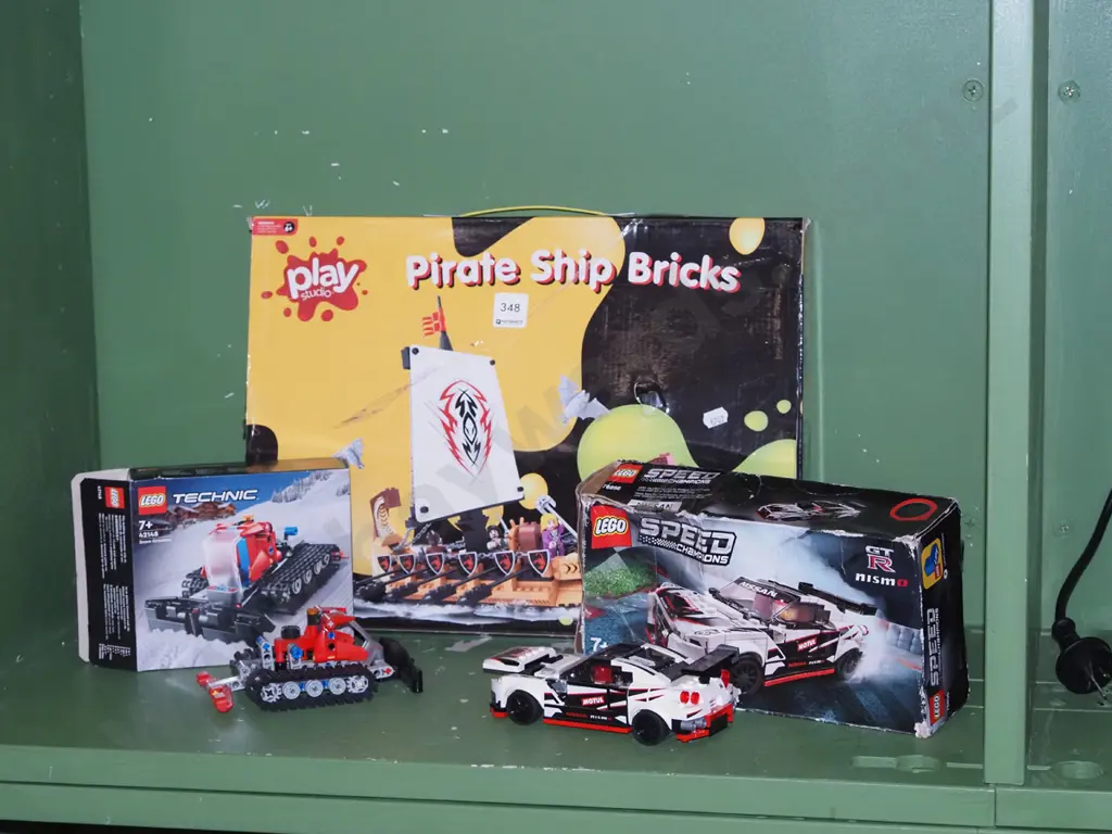2x Lego model vehicels and boxes etc Image 1++