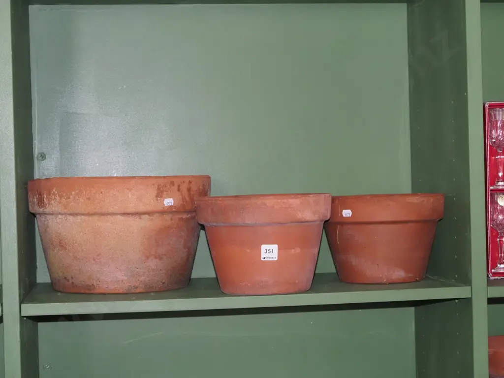 3x terracotta planters Image 1++