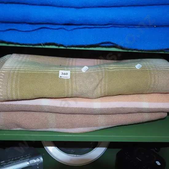 3x checked brown woollen blankets