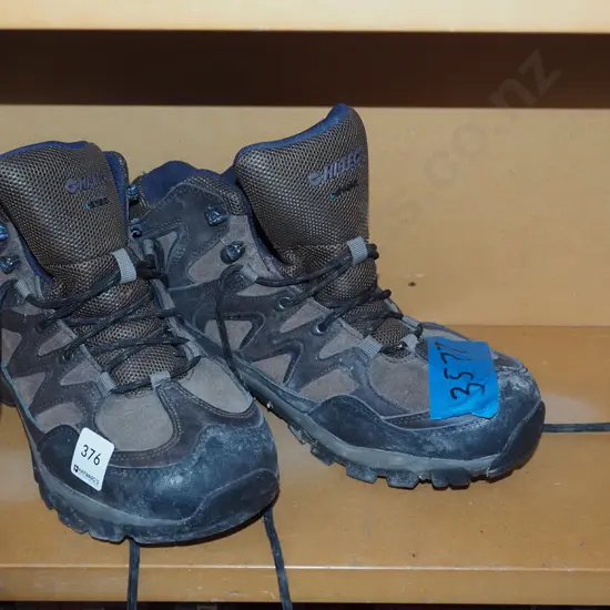 pair of High Tec UK size 7 tramping boots