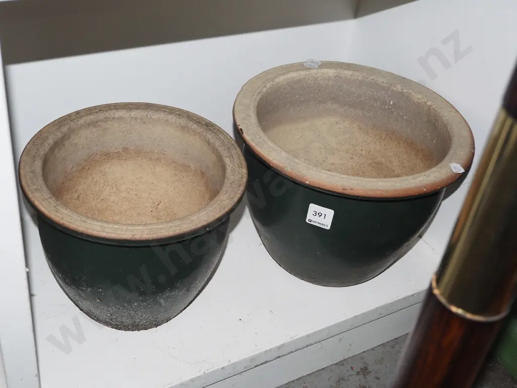 2x glazed garden planters Image 1++