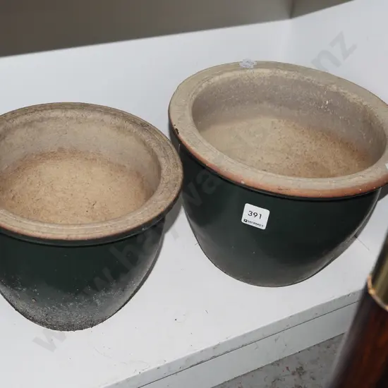 2x glazed garden planters