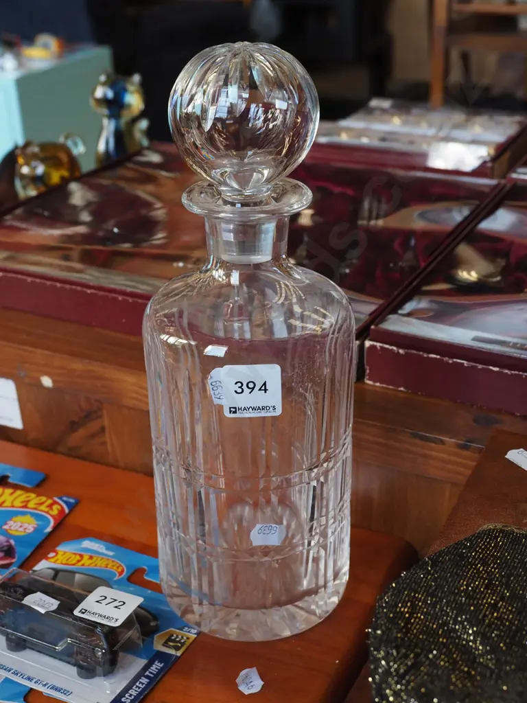 cut crystal decanter Image 1++