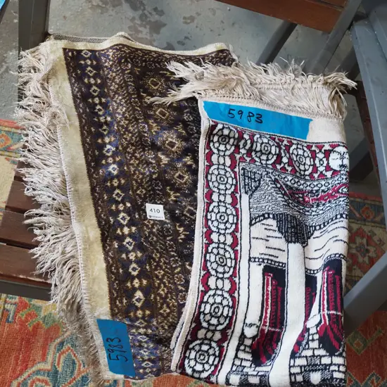 2x small prayer mats