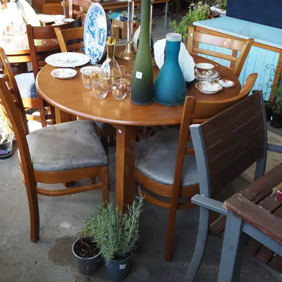 rubberwood circular dining table with 4 chairs Diam 1030