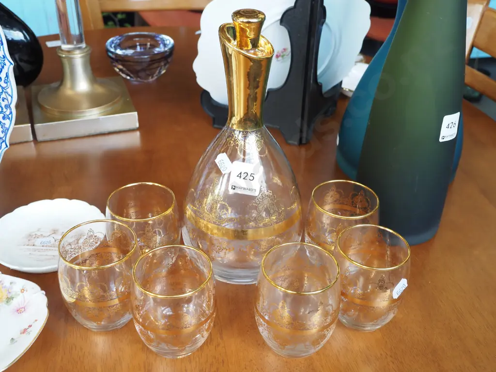 glass gold rimmed decanter, 6x glasses Image 1++