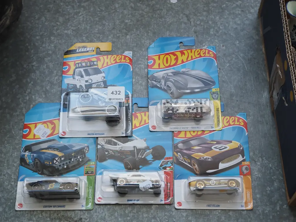 5x carded Hotwheels vehicles Image 1++