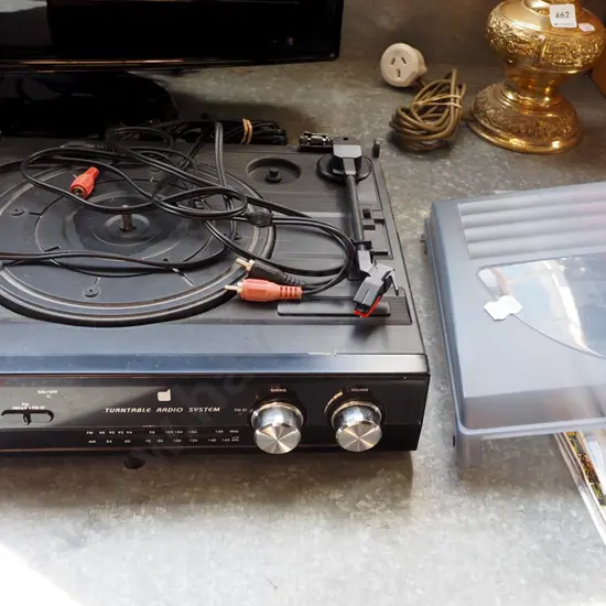 turntable radio system - loose lid due to broken hinge