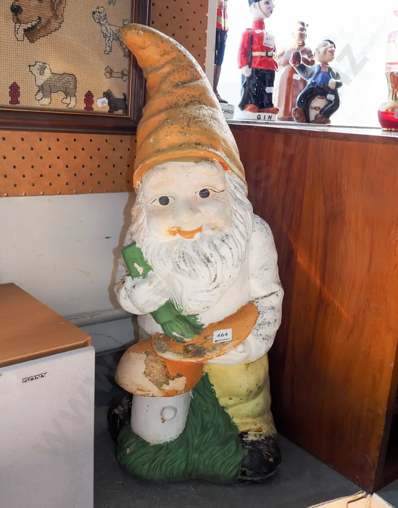 composite garden gnome H610 Image 1++