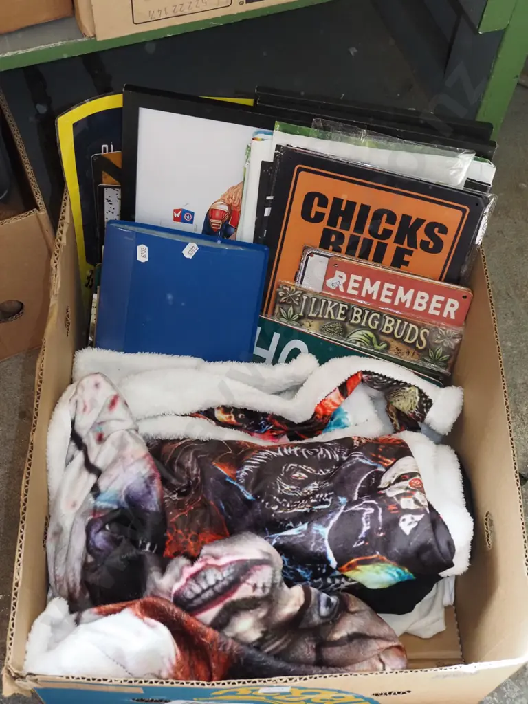 box; T shirts, blankets, prints on tin etc Image 1++