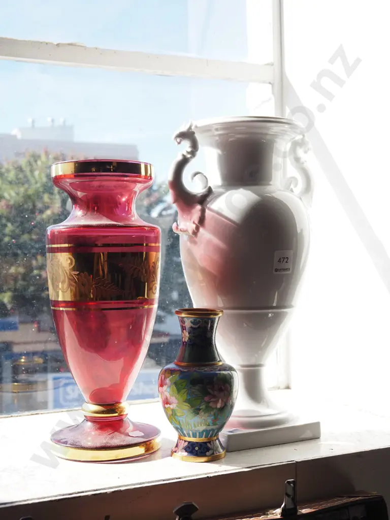 double handled vase, cloisonne, ruby and gold glass vase H370 Image 1++