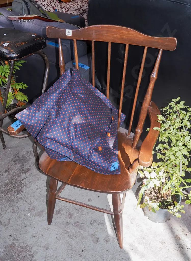 wooden spindle back carver chair, 2x cushions Image 1++