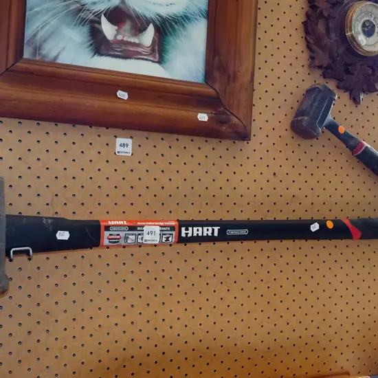 sledge hammer, heavy hammer  - orange dots