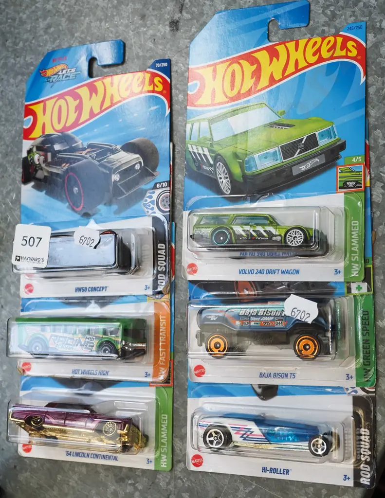 6x carded Hotwheels vehicles Image 1++
