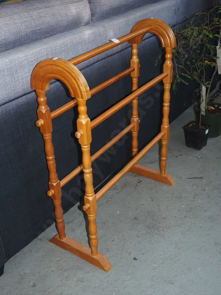 wooden towel rail Image 1++