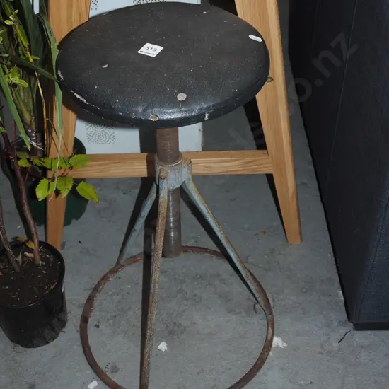 vintage vinyl top stool - rip s to vinyl