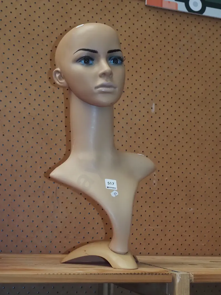 female shop mannequin bust H500 Image 1++