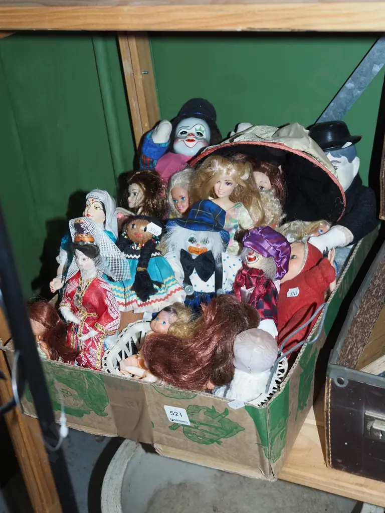 box of dolls Image 1++
