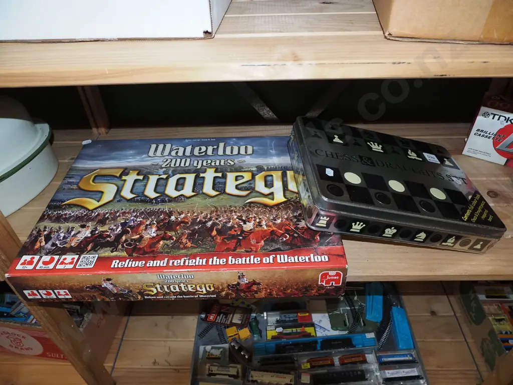chess and draught sets, Waterloo Battle strategy game Image 1++
