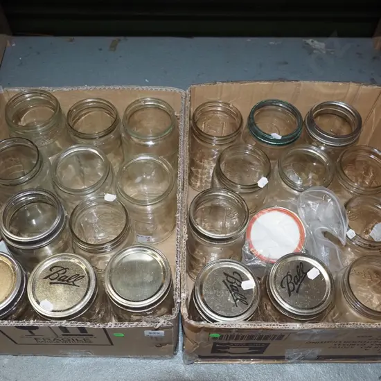 2x boxes of preserving jars, screw top lids