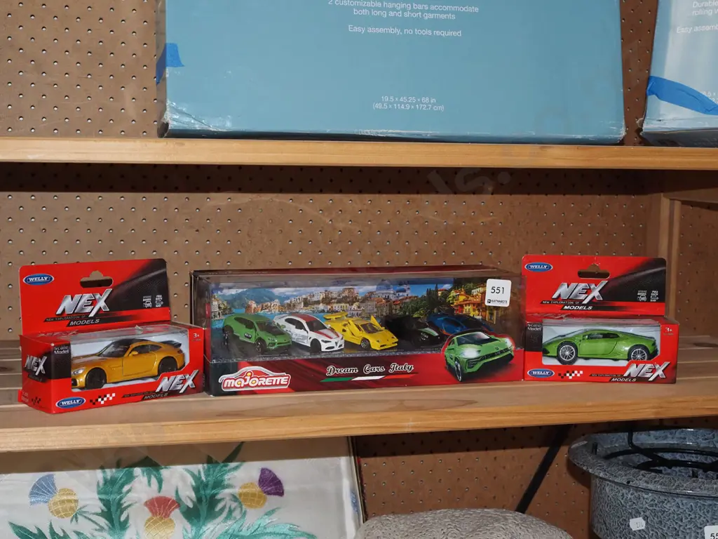 boxed set of 5 diecast toy cars, 2x other boxed diecast model cars Image 1++