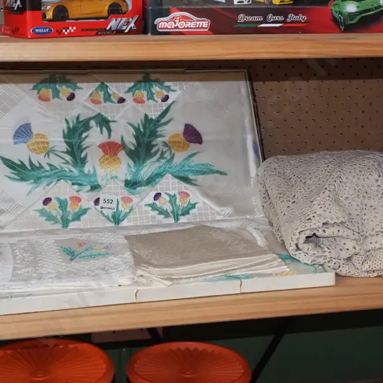 2x sets of Irish linen, tablecloth