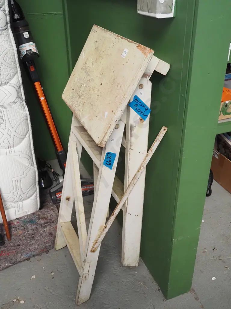 vintage wooden step ladder Image 1++