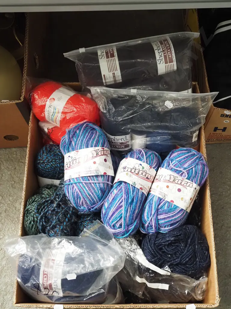box of knitting yarn Image 1++