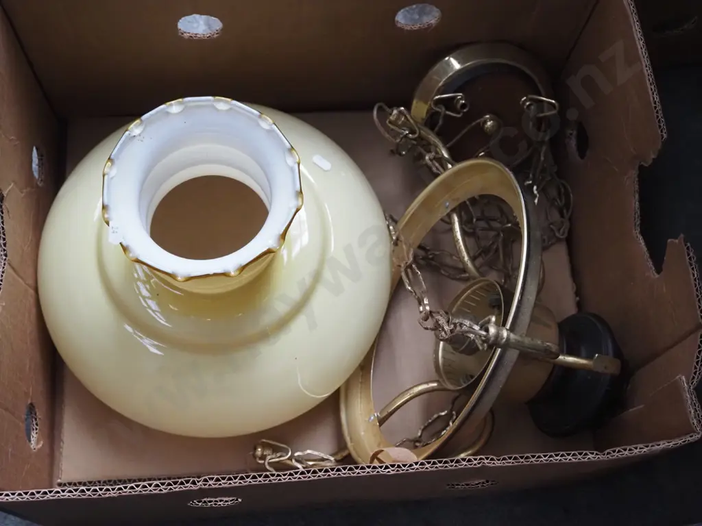 hanging yellow glass light fitting Image 1++