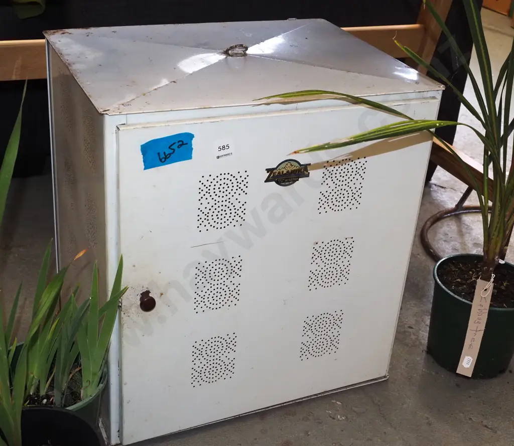 vintage tin hanging meat safe H500 Image 1++