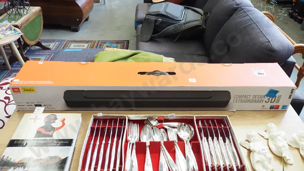 boxed as new JBL sound bar Image 1++