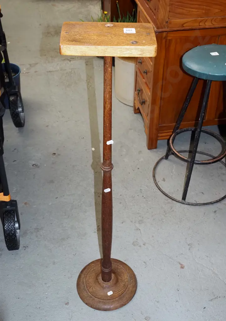 unusual wooden stand - possibly old lamp base Image 1++