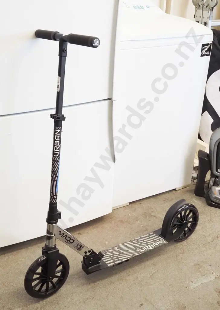 as new Urban scooter Image 1++