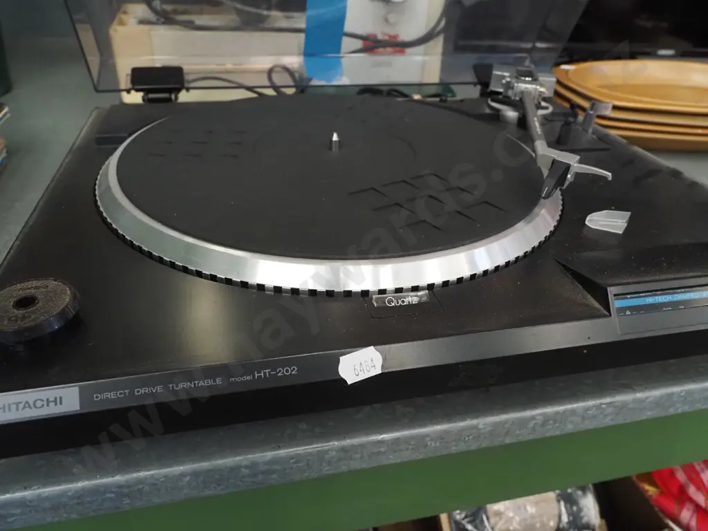 Hitachi turntable - no stylus Image 1++