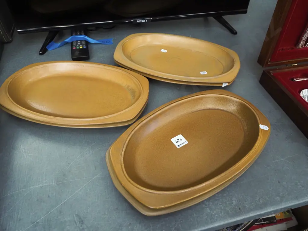 Temuka pottery steak plates Image 1++