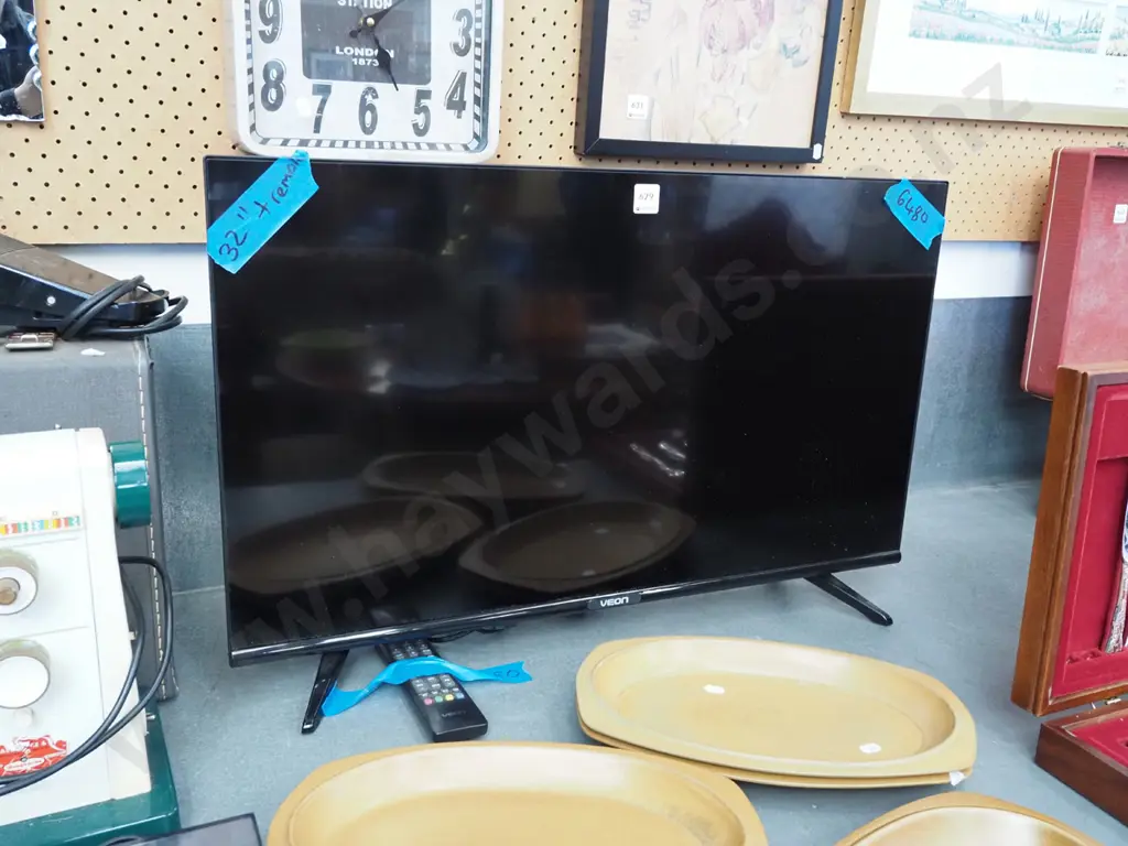 Veon 32" TV with remote Image 1++