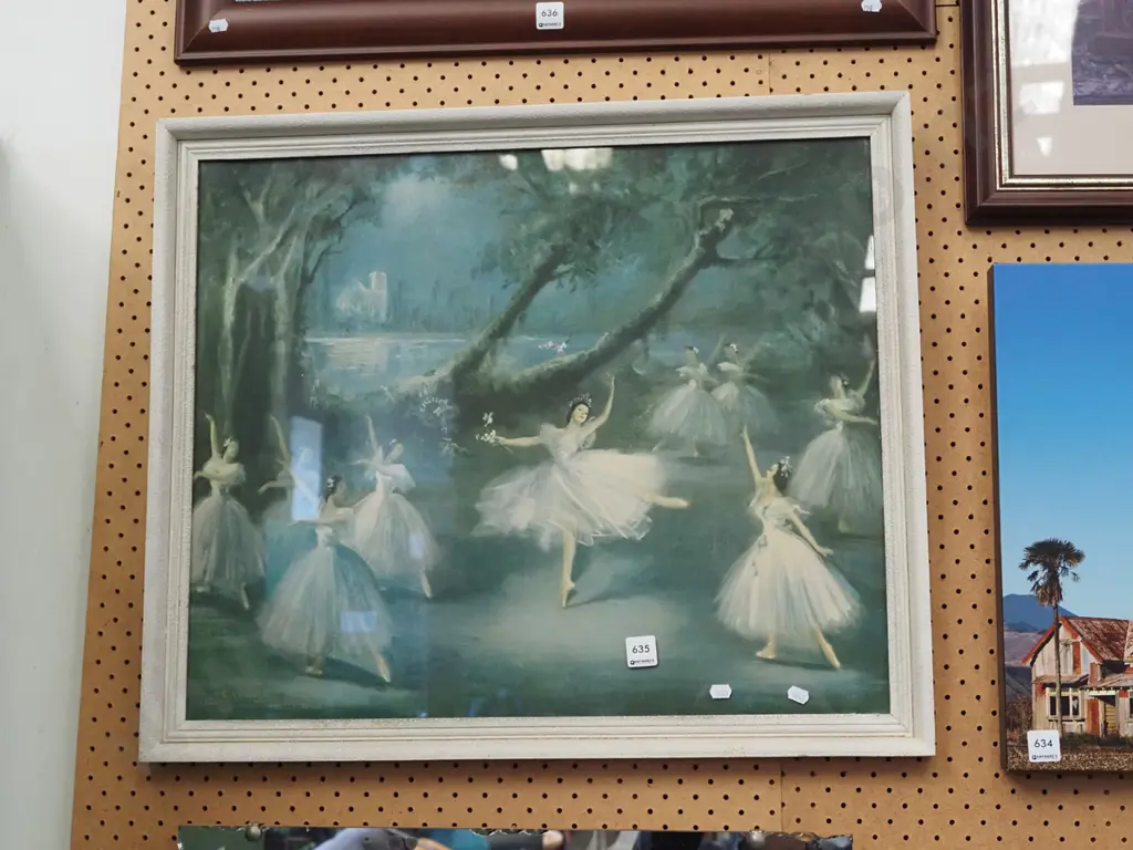 framed ballerina print Image 1++