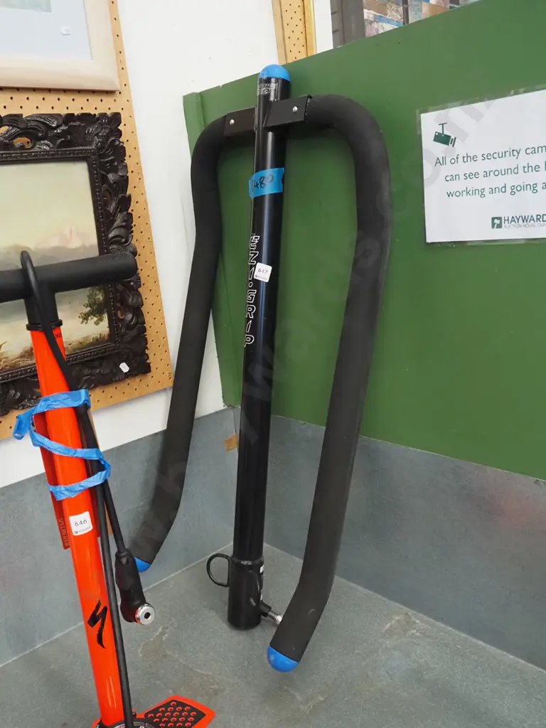 towball mounted bike rack Image 1++