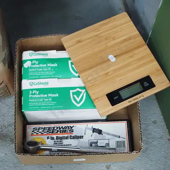 box; protective masks, small scales, digital calipers