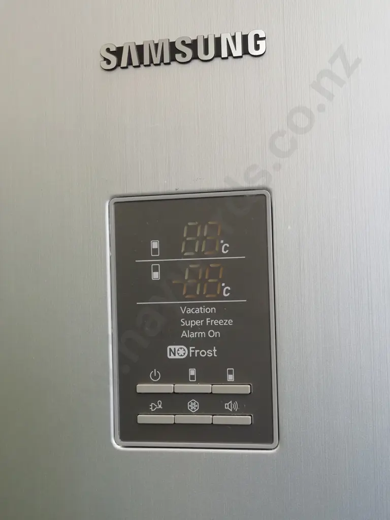 anodised Samsung fridge freezer H1780 W600 D620 Image 1++
