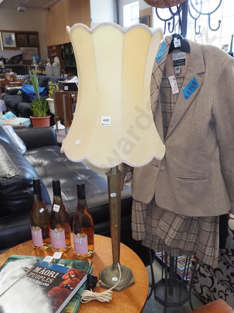 brass based table lamp Image 1++