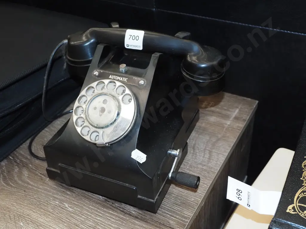 vintage dial telephone Image 1++