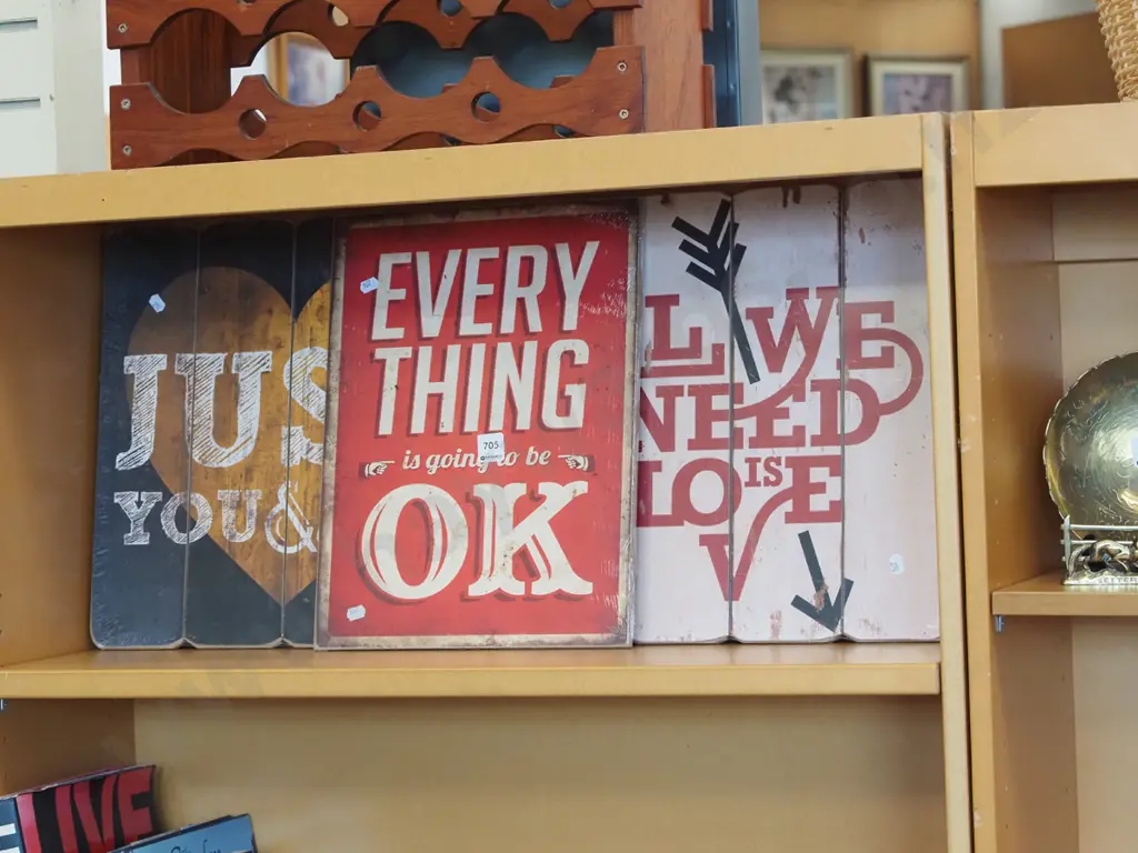 3x prints on mdf - mottos Image 1++