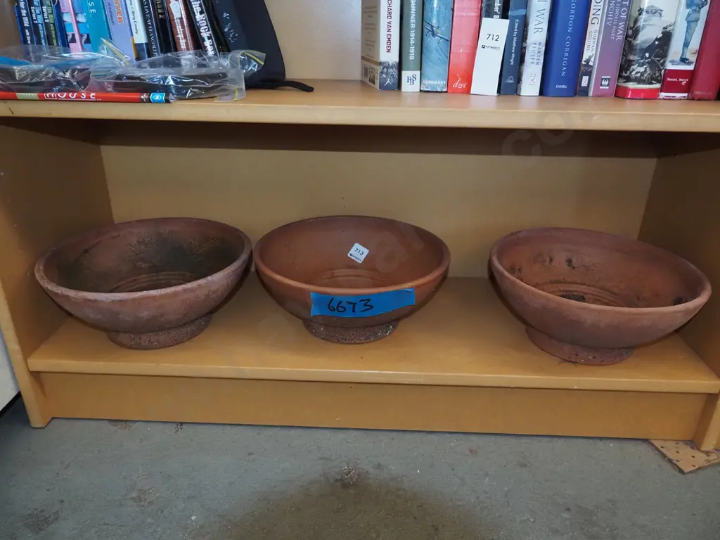 3x terracotta planters Diam270 Image 1++