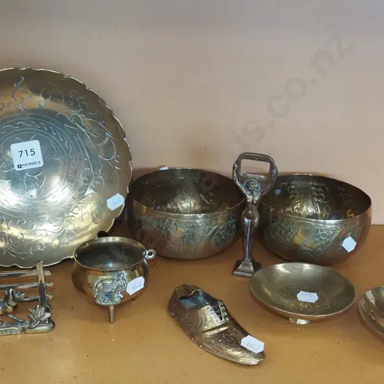 brass ware; bowls, letter rack, small cauldron etc