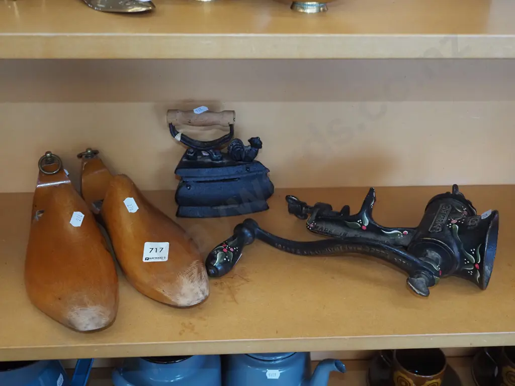 shoe forms, sad iron, mincer Image 1++